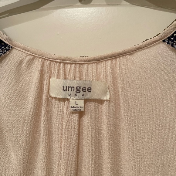 Umgee sleeve top with navy accents - Picture 3 of 4